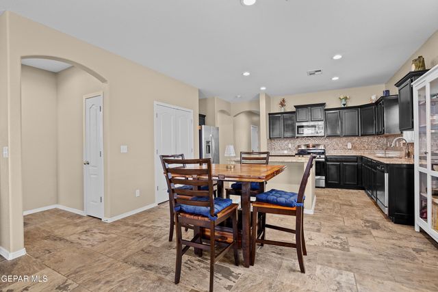 1041 FIREBOLT Place, El Paso, TX 79928