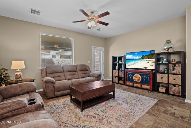 1041 FIREBOLT Place, El Paso, TX 79928