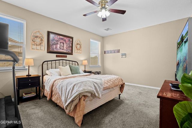 1041 FIREBOLT Place, El Paso, TX 79928