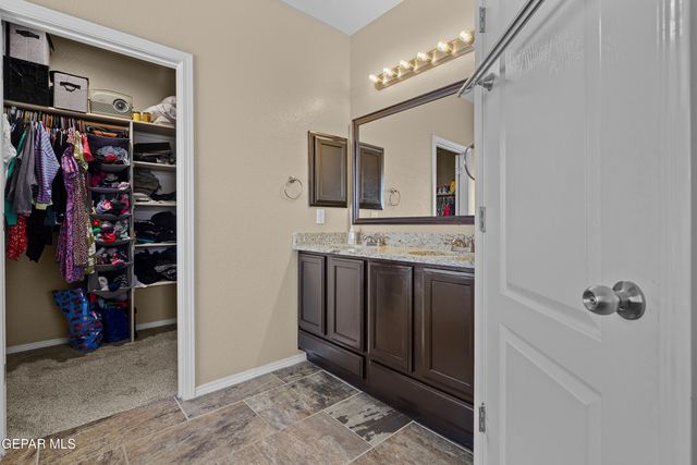 1041 FIREBOLT Place, El Paso, TX 79928