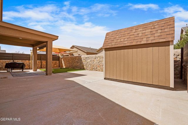 1041 FIREBOLT Place, El Paso, TX 79928