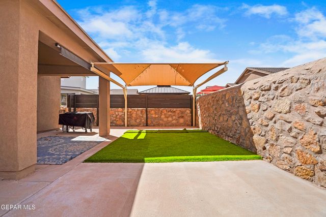 1041 FIREBOLT Place, El Paso, TX 79928