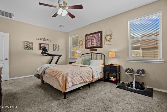 1041 FIREBOLT Place, El Paso, TX 79928