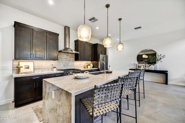 6525 E CAVE CREEK Road 301, Cave Creek, AZ 85331