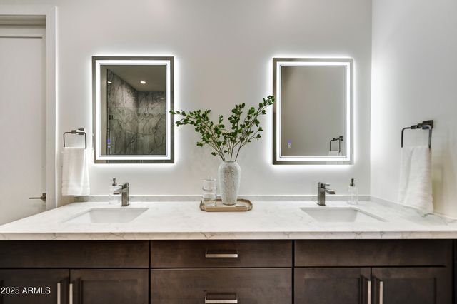 6525 E CAVE CREEK Road 301, Cave Creek, AZ 85331