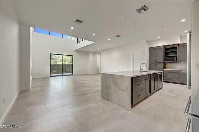 6525 E CAVE CREEK Road 301, Cave Creek, AZ 85331