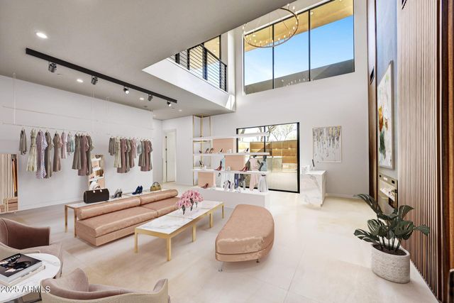 6525 E CAVE CREEK Road 301, Cave Creek, AZ 85331