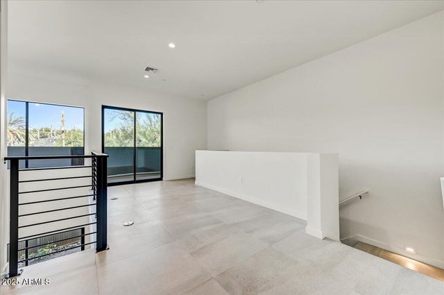 6525 E CAVE CREEK Road 301, Cave Creek, AZ 85331