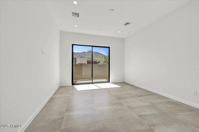 6525 E CAVE CREEK Road 301, Cave Creek, AZ 85331