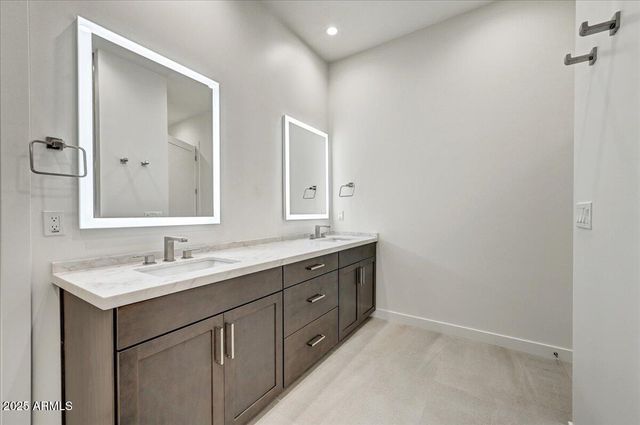 6525 E CAVE CREEK Road 301, Cave Creek, AZ 85331