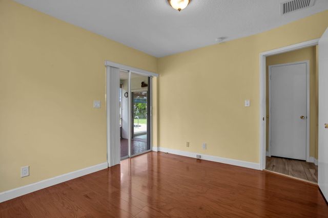 1910 NE 52nd Street NE, Fort Lauderdale, FL 33308