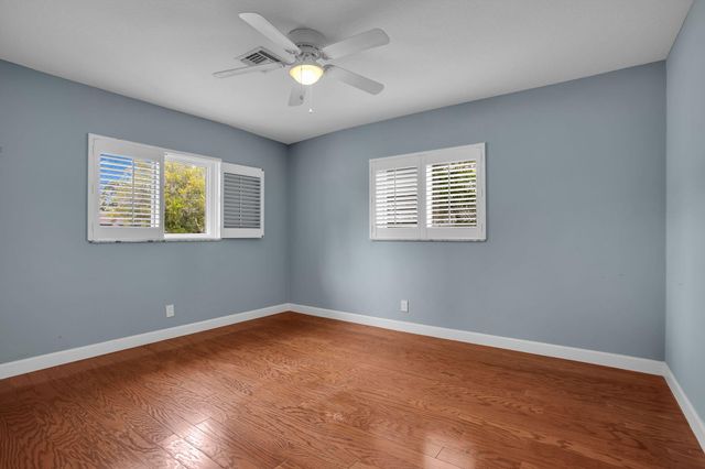 1910 NE 52nd Street NE, Fort Lauderdale, FL 33308