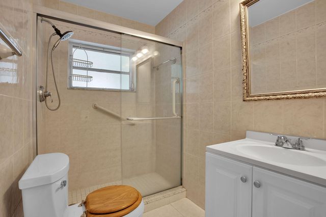 1910 NE 52nd Street NE, Fort Lauderdale, FL 33308