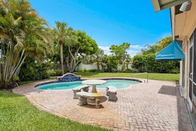 1910 NE 52nd Street NE, Fort Lauderdale, FL 33308