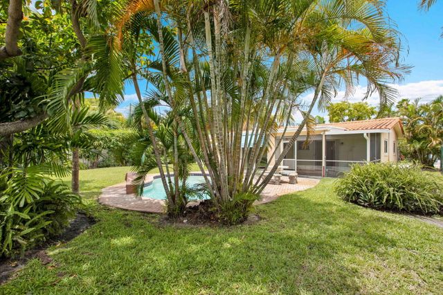 1910 NE 52nd Street NE, Fort Lauderdale, FL 33308