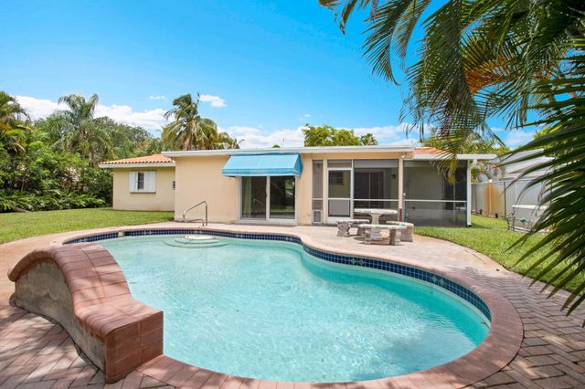 1910 NE 52nd Street NE, Fort Lauderdale, FL 33308