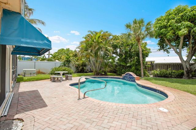 1910 NE 52nd Street NE, Fort Lauderdale, FL 33308