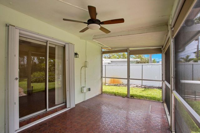 1910 NE 52nd Street NE, Fort Lauderdale, FL 33308
