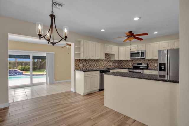 1910 NE 52nd Street NE, Fort Lauderdale, FL 33308