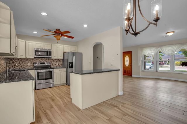 1910 NE 52nd Street NE, Fort Lauderdale, FL 33308
