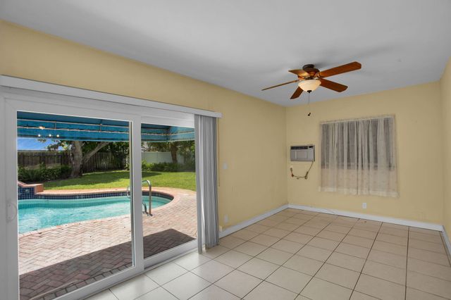 1910 NE 52nd Street NE, Fort Lauderdale, FL 33308
