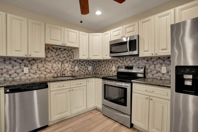 1910 NE 52nd Street NE, Fort Lauderdale, FL 33308