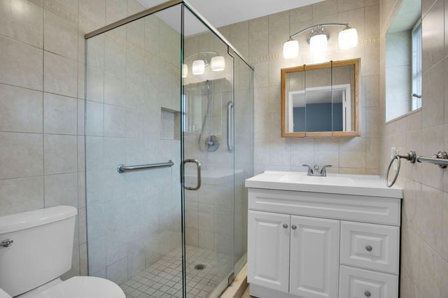 1910 NE 52nd Street NE, Fort Lauderdale, FL 33308