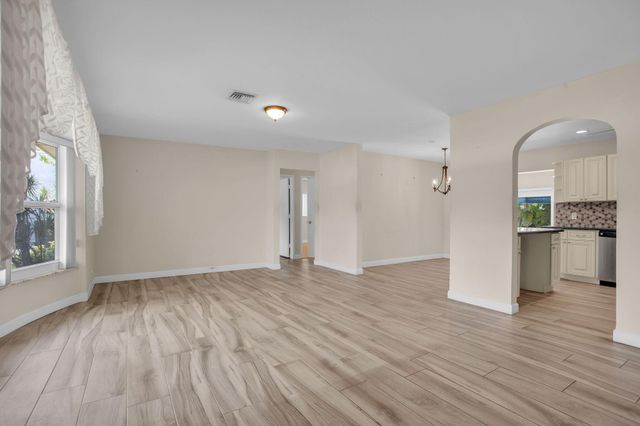 1910 NE 52nd Street NE, Fort Lauderdale, FL 33308