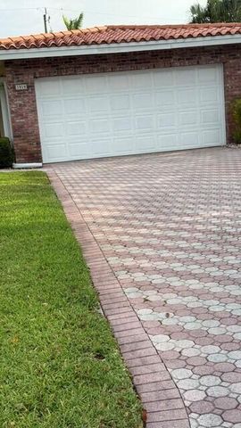 1910 NE 52nd Street NE, Fort Lauderdale, FL 33308