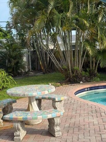 1910 NE 52nd Street NE, Fort Lauderdale, FL 33308