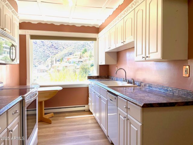 220-A OPERA Drive, Bisbee, AZ 85603