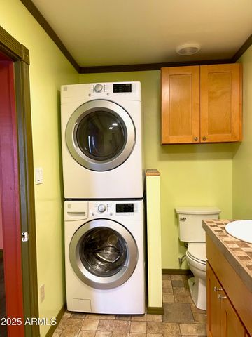 220-A OPERA Drive, Bisbee, AZ 85603