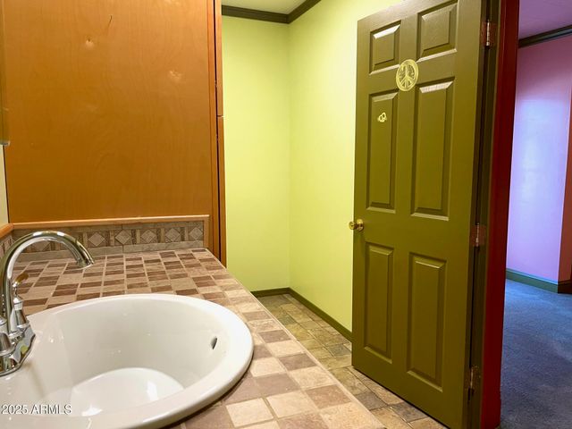 220-A OPERA Drive, Bisbee, AZ 85603