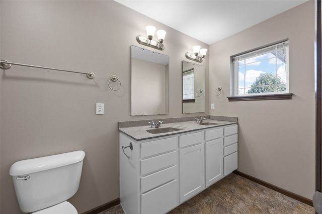 437 Watts Court, North Liberty, IA 52317