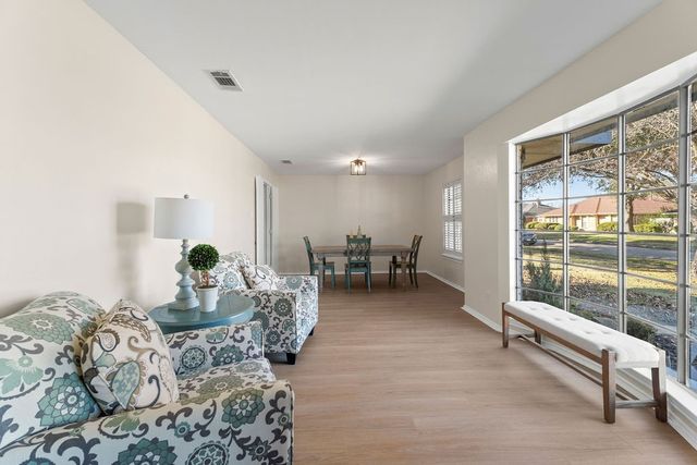 1114 Rainbow Drive, Richardson, TX 75081