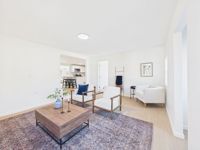 218 E 7th Ave, Belle Plaine, KS 67013