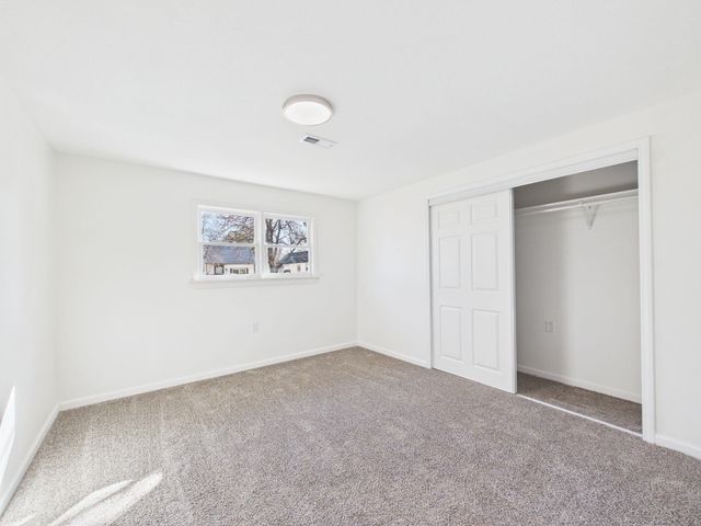 218 E 7th Ave, Belle Plaine, KS 67013