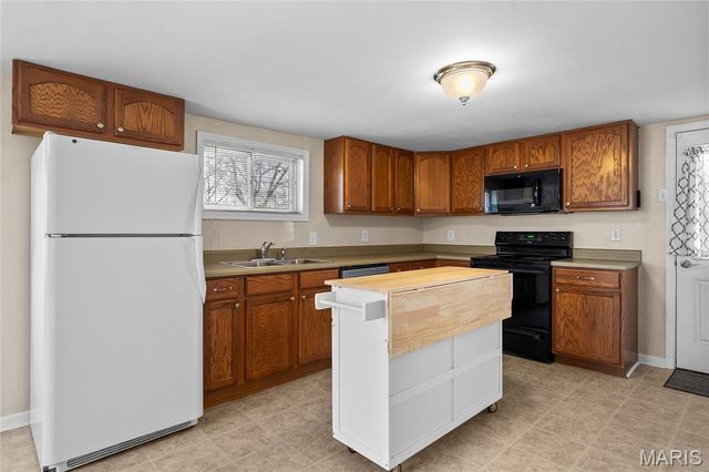 7659 Folk Avenue, Maplewood, MO 63143