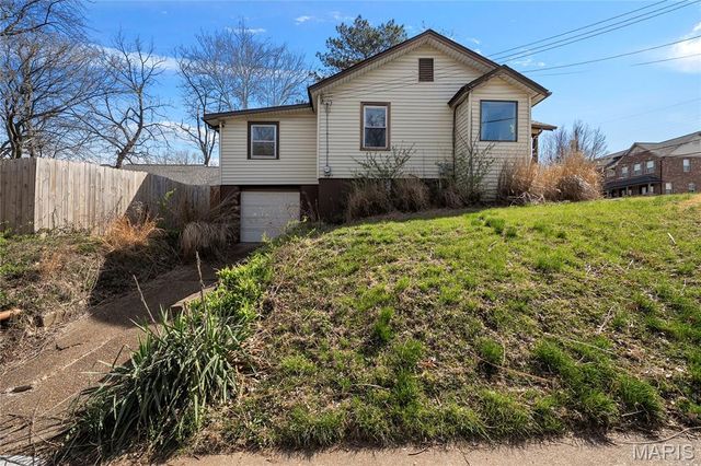 7659 Folk Avenue, Maplewood, MO 63143