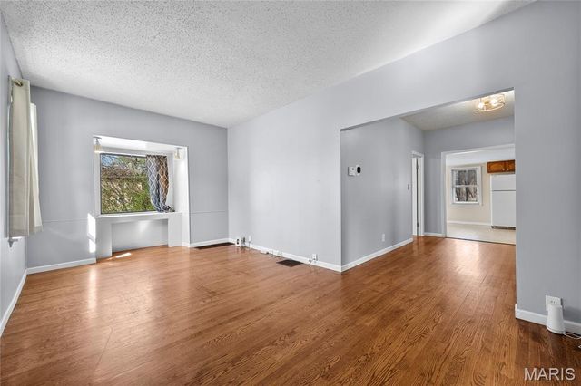 7659 Folk Avenue, Maplewood, MO 63143