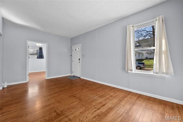 7659 Folk Avenue, Maplewood, MO 63143