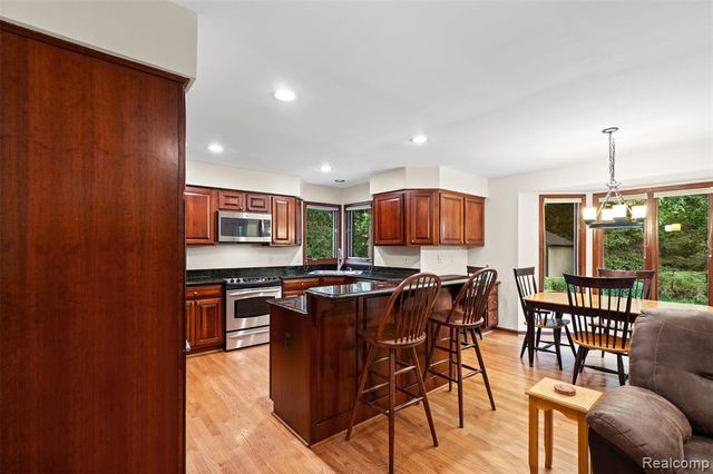 260 Forest Crest Drive, Commerce Twp, MI 48390