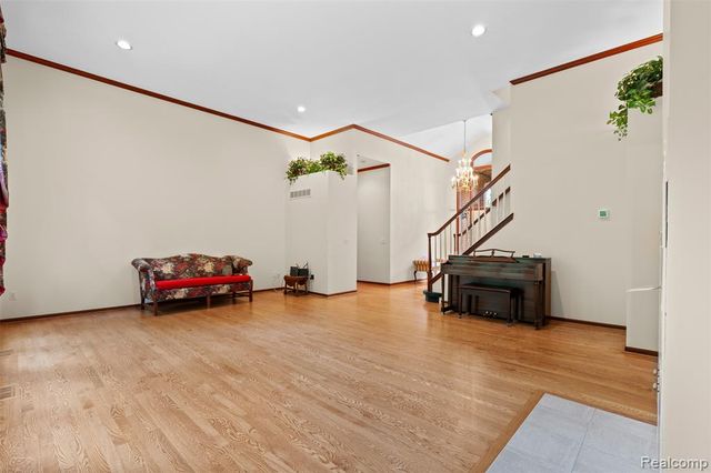 260 Forest Crest Drive, Commerce Twp, MI 48390