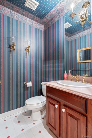 260 Forest Crest Drive, Commerce Twp, MI 48390