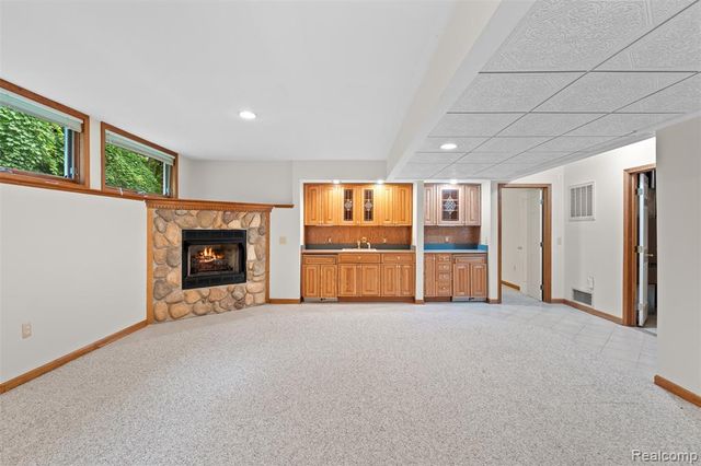 260 Forest Crest Drive, Commerce Twp, MI 48390