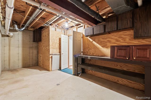 260 Forest Crest Drive, Commerce Twp, MI 48390