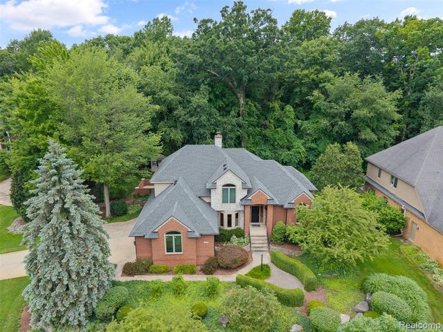 260 Forest Crest Drive, Commerce Twp, MI 48390