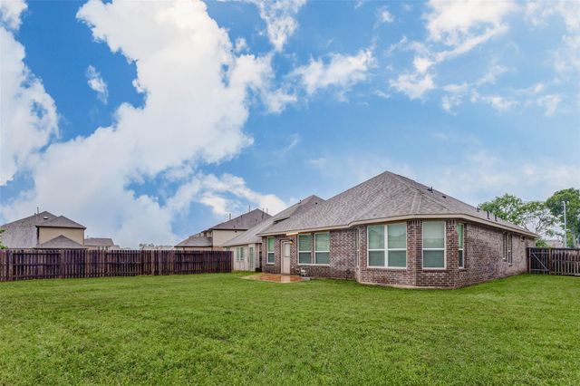 32823 River Chase Drive, Brookshire, TX 77423