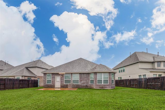 32823 River Chase Drive, Brookshire, TX 77423