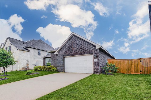 32823 River Chase Drive, Brookshire, TX 77423